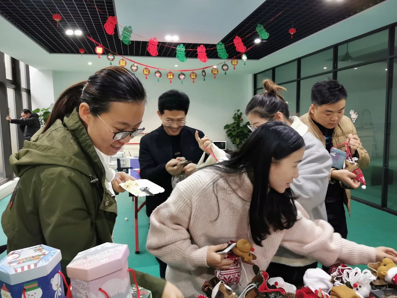 圣誕主題生日趴 | 濃情暖意平安夜，誕愿有你共前行