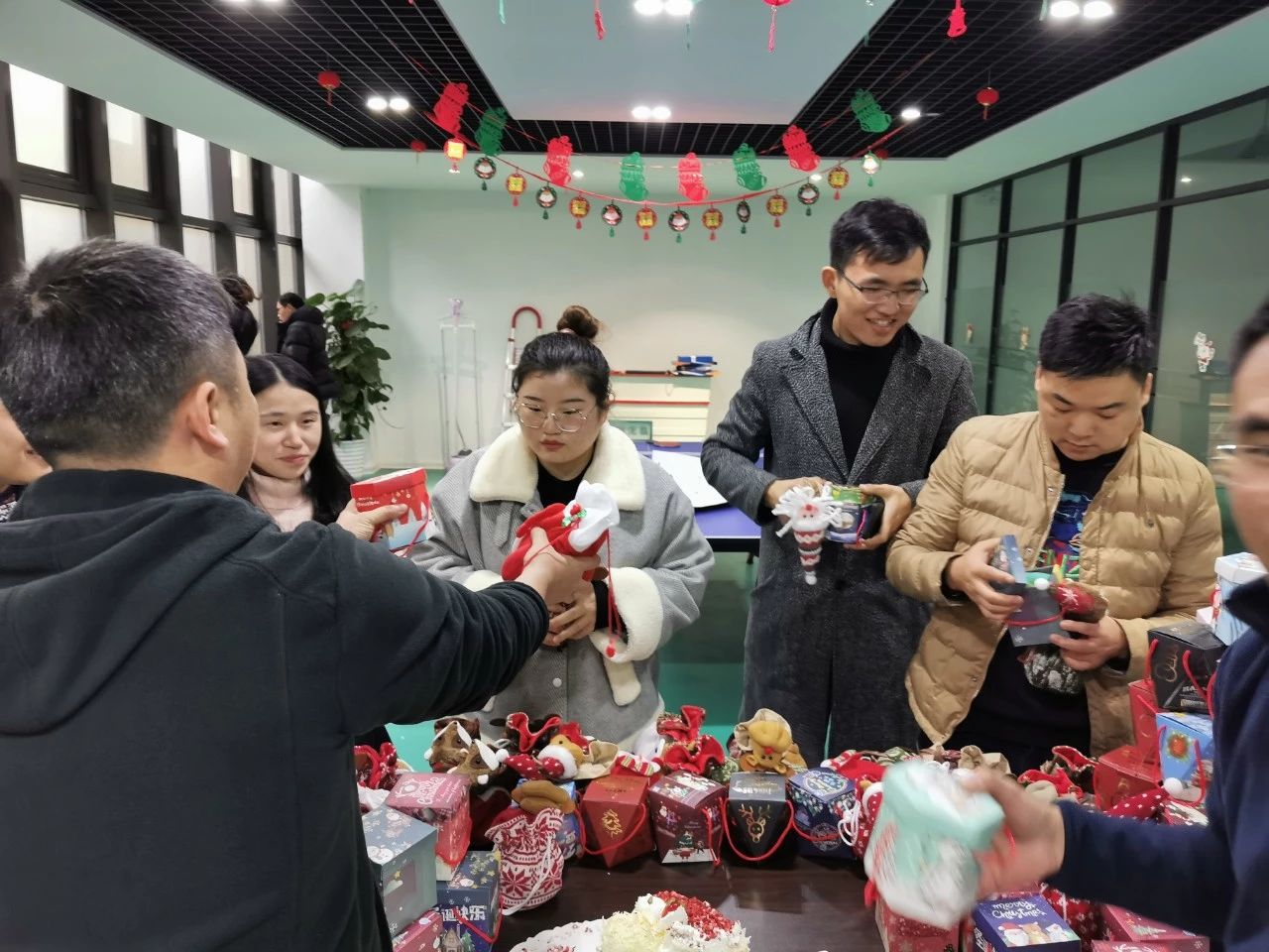圣誕主題生日趴 | 濃情暖意平安夜，誕愿有你共前行
