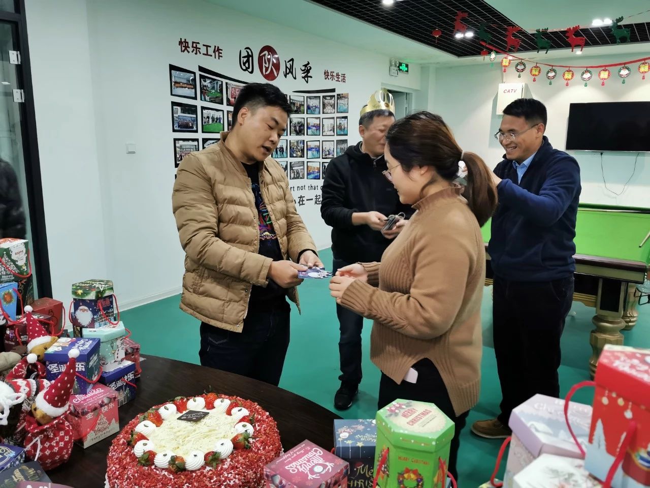 圣誕主題生日趴 | 濃情暖意平安夜，誕愿有你共前行