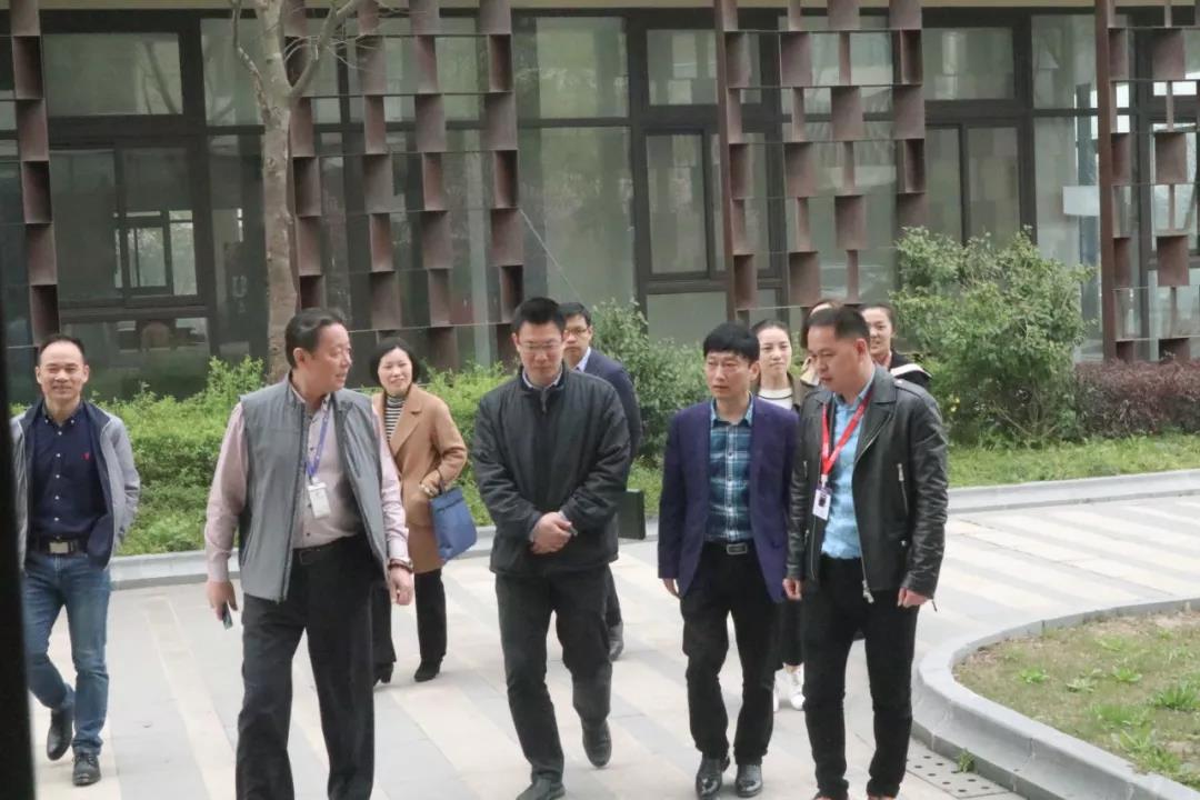 簡訊 | 黨建引領(lǐng)，助力企業(yè)發(fā)展！上海市委黨校領(lǐng)導(dǎo)一行蒞臨寶開考察調(diào)研！
